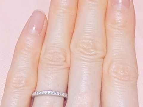 【ティファニー(Tiffany & Co.)の口コミ】 ダイヤモンドが表側についていて、毎日つけていても家事をしても邪魔にな…