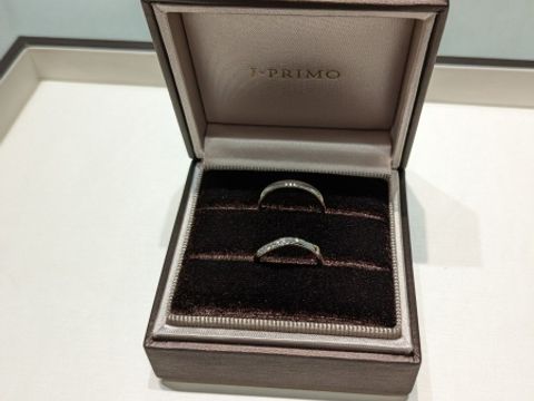 【アイプリモ(I-PRIMO)の口コミ】 軽めのウェーブが入っているので、どの角度から見てもダイヤもプラチナも…