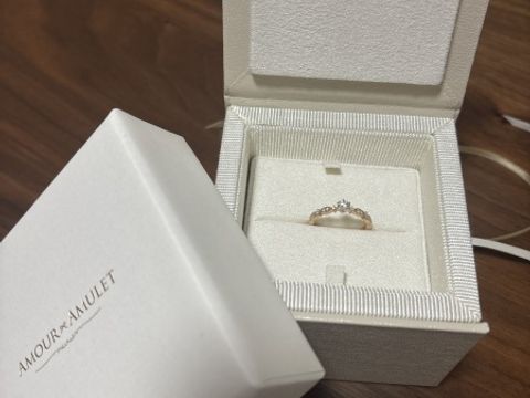 【JKPLANET(JKプラネット)の口コミ】 指輪のデザインにはとてもこだわりました
ゴールド系のキラキラで探してい…