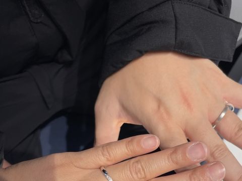 【銀座ダイヤモンドシライシの口コミ】 この指輪を試着したいと思った決め手は、2つあります。1つ目は、男性側の…