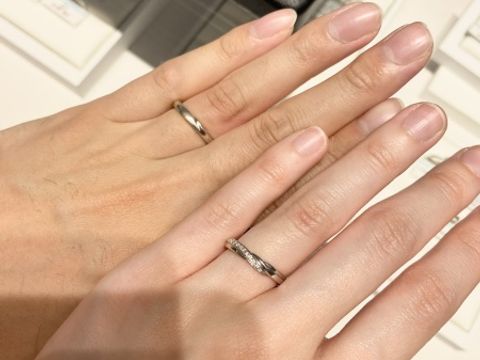 【エクセルコダイヤモンド(EXELCO DIAMOND)の口コミ】 指輪のデザインとしては、ねじれがあるウェーブの指輪です。
1番のおすす…