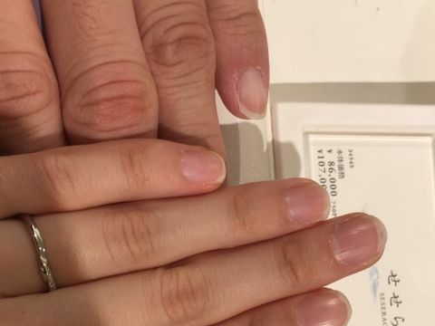 【俄(にわか)の口コミ】 華奢で細身で、嫁の指に似合ってました。
他人からダイヤが見えやすいのは…