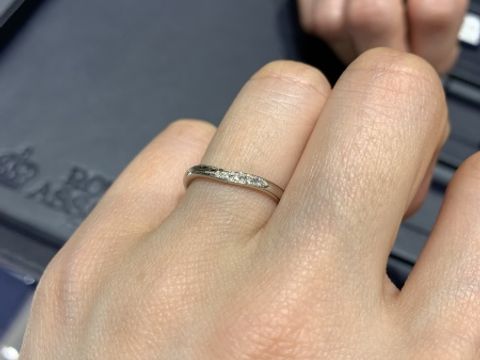 【ROYAL ASSCHER(ロイヤル・アッシャー)の口コミ】 指輪のデザインの決め手は流行に左右されないストレートタイプです。長く…