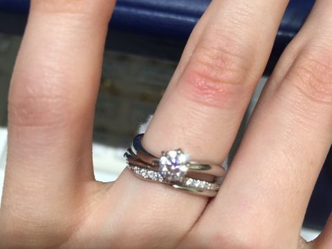 【銀座ダイヤモンドシライシの口コミ】 可愛くゴージャスなのに上品でした。
上、下、右、左のどこからみてもダイ…