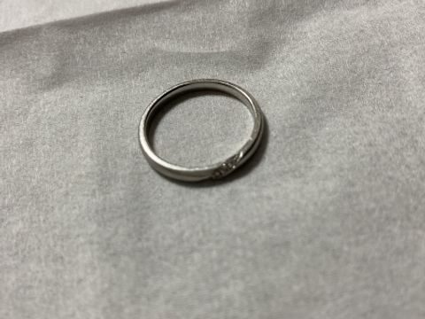 【俄(にわか)の口コミ】 長く使えるプラチナの指輪で、デザインはプライベートはもちろん仕事でも…
