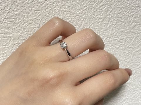 【アイプリモ(I-PRIMO)の口コミ】 指輪のデザインはシンプルで飽きが来なそうな、高級感のあるもの。そして…