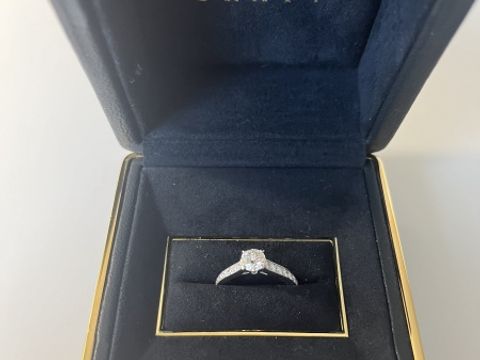 【グラフ(GRAFF)の口コミ】 シンプルなデザインながらゴージャス感があります！似たようなデザインは…