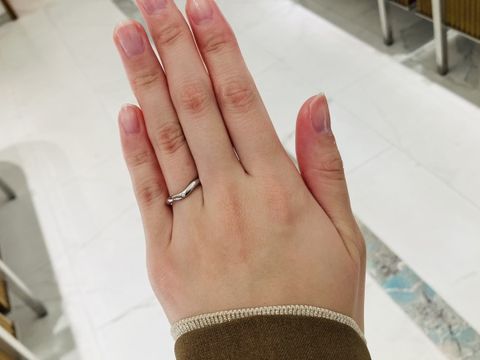 【ティファニー(Tiffany & Co.)の口コミ】 婚約指輪がTiffanyだったので、ブランドを揃えようかと思い、まずお伺いし…