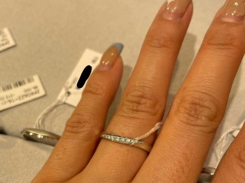 【STAR JEWELRY(スタージュエリー)の口コミ】 ウェーブのデザインが結構多くあり、指輪の裏に星の縁でダイヤを入れるこ…