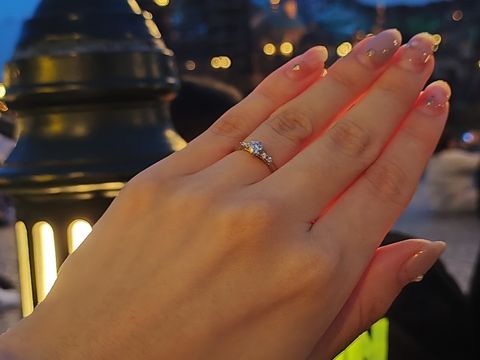 【銀座ダイヤモンドシライシの口コミ】 ダイヤの品質にこだわりたいと思っていました。また、自分の指のタイプに…