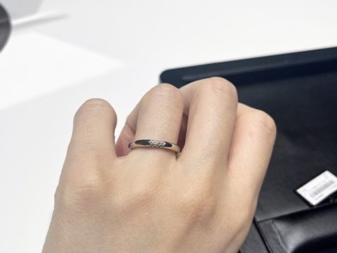 【ラザール ダイヤモンド(LAZARE DIAMOND)の口コミ】 結婚指輪をハーフエタニティタイプのものにするかかなり悩みましたが、や…