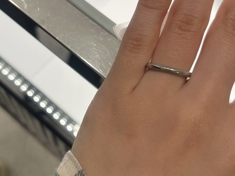 【ヴァン クリーフ＆アーペル(Van Cleef & Arpels)の口コミ】 ダイヤはなく、シンプルなものを探し来店しました。シンプルなもの以外に…