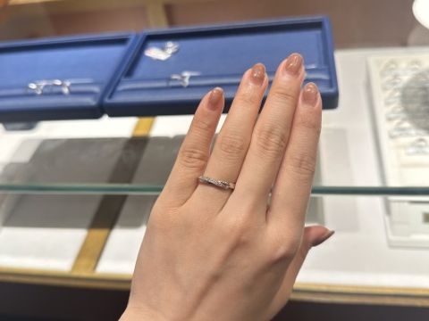 【エクセルコダイヤモンド(EXELCO DIAMOND)の口コミ】 素材については強度の高いプラチナで、デザインは折角なのでダイヤモンド…