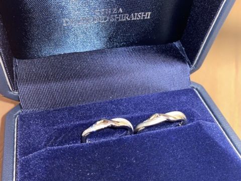 【銀座ダイヤモンドシライシの口コミ】 素材を2種類選ぶことができます。
私たちはどちらもプラチナで統一しまし…