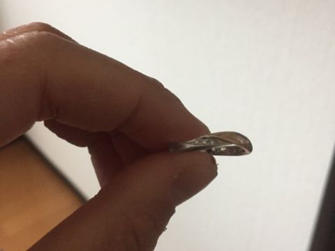 【4℃ BRIDAL(ヨンドシーブライダル)の口コミ】 見た目で一目惚れしてすぐに決めました。
もともとピンクゴールドのリング…