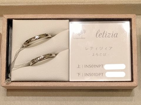 【insembre(インセンブレ)の口コミ】 飽きのこないデザインを選んでいました。とくに長くつけるものなのでプラ…