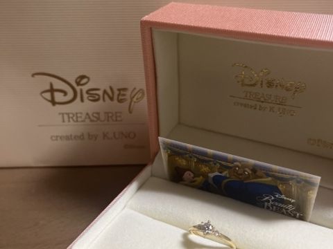 【ケイウノ ブライダル(K.UNO BRIDAL)の口コミ】 指輪のデザインが美女と野獣の映画で出てくる有名なシーンをモチーフにし…