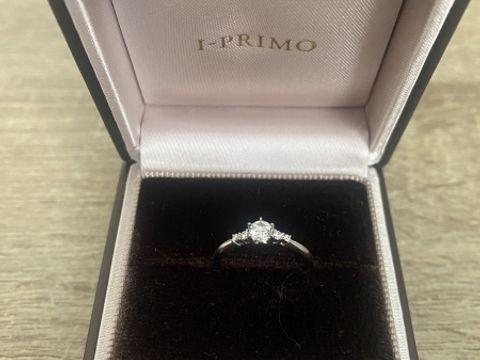 【アイプリモ(I-PRIMO)の口コミ】 こちらのブランドがダイヤモンドにこだわっているらしく、本当にキラキラ…