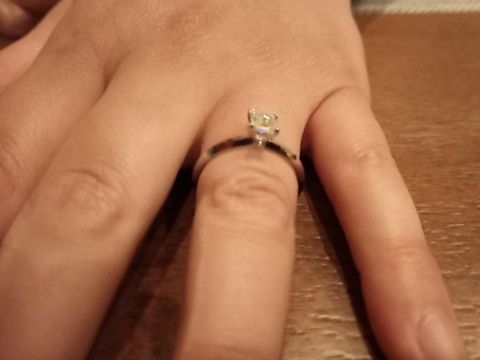 【ティファニー(Tiffany & Co.)の口コミ】 ティファニーのプリンセスカットのデザインに一目惚れして即決しました！…