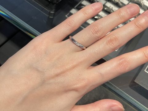 【エクセルコダイヤモンド(EXELCO DIAMOND)の口コミ】 節が一番太い指のため回りやすいことと、根本の高さの違いがあるのでウェ…