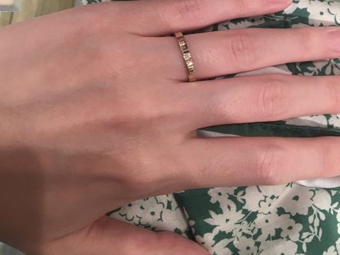 【SIENAROSE(シエナロゼ)の口コミ】 月ごとに決まった木があり、その木の幹を写し取るというデザインがめちゃ…