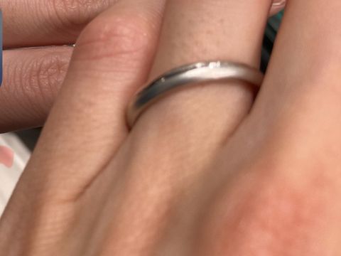 【ラザール ダイヤモンド(LAZARE DIAMOND)の口コミ】 【デザイン・価格】
一般王道のストレートデザインですが半分はマット素材…