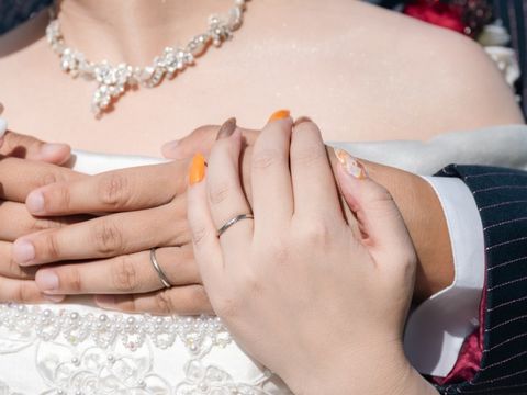 【LUCIE(ルシエ)の口コミ】 S字型のデザイン、プラチナベースのものです。決め手は旦那側のデザインの…