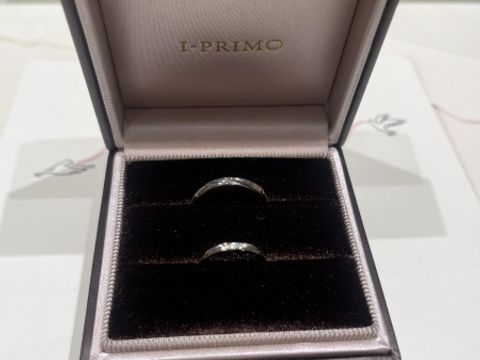 【アイプリモ(I-PRIMO)の口コミ】 ダイヤがナナメに入ってるデザインです。またリングの分厚さがなく、細い…