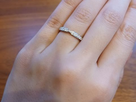 【ラザール ダイヤモンド(LAZARE DIAMOND)の口コミ】 全体がキラキラしていて、とにかく着けててテンションが上がります！太す…