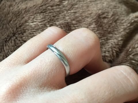 【4℃ BRIDAL(ヨンドシーブライダル)の口コミ】 最近は、女性用はダイヤが散りばめられていて夫婦雰囲気が別のものが多い…