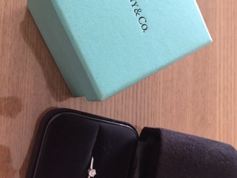 【ティファニー(Tiffany & Co.)の口コミ】 主人が私に内緒で購入してくれたので、名前や詳細は分からないのですが、…