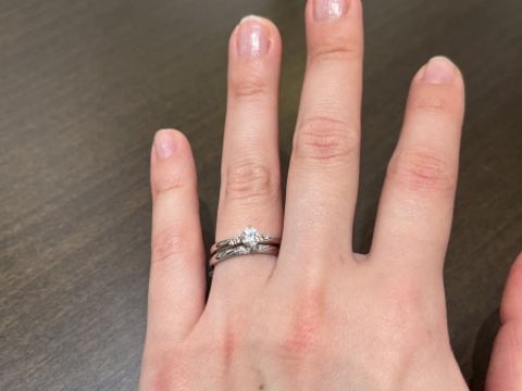 【アイプリモ(I-PRIMO)の口コミ】 予算内であることやダイヤモンドの質、着け心地、デザインが指輪の決め手…
