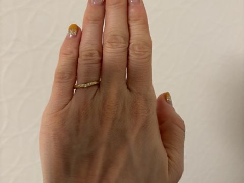 【銀座ダイヤモンドシライシの口コミ】 婚約指輪もダイヤモンドシライシで購入しました。
結婚指輪のダイヤモンド…