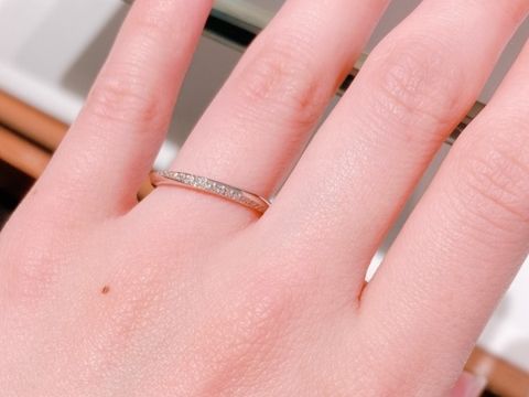 【銀座ダイヤモンドシライシの口コミ】 エタニティのデザインを探しており、提案いただいたのがこちらでした。エ…
