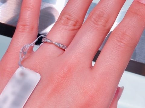 【ティファニー(Tiffany & Co.)の口コミ】 エタニティのような、ダイヤがたくさんついて華やかな指輪を探していたと…