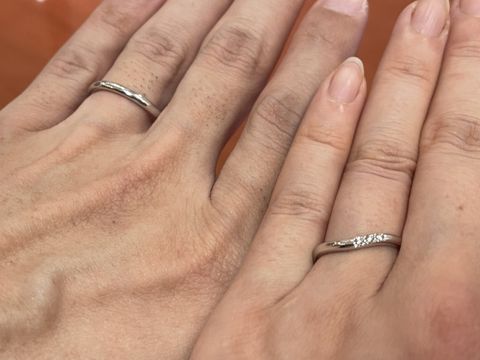 【TRECENTI(トレセンテ)の口コミ】 ゆるやかで上品なブイラインに片側だけついているダイヤモンドが可愛らし…