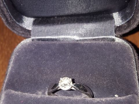 【ティファニー(Tiffany & Co.)の口コミ】 下調べも何もしていなかったため、気になったリングを手当たり次第試着。…