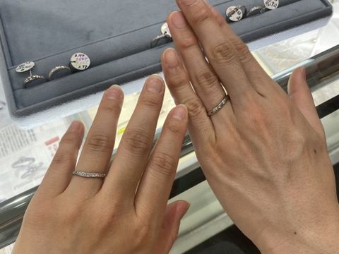 【宝寿堂(ほうじゅどう)の口コミ】 ゆるやかなVラインで、ダイヤがセンターに配置されているデザインです。細…