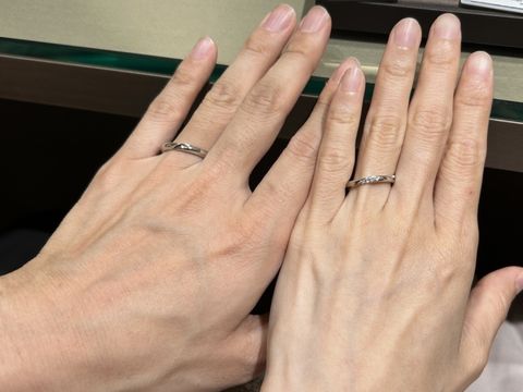 【アイプリモ(I-PRIMO)の口コミ】 ダイヤが少なめの指輪です。
ダイヤは欲しいけどシンプルがいいという場合…