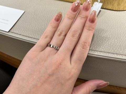 【ショーメ(CHAUMET)の口コミ】 夫と同じデザインの指輪にしたかったのと、婚約指輪と重ね付けしたかった…