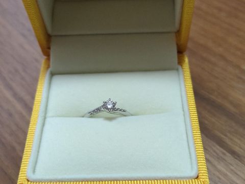 【ケイウノ ブライダル(K.UNO BRIDAL)の口コミ】 シンプルだが細部へのこだわりがあり、非常に気に入った。若いうちだけで…