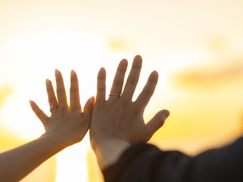 【ラザール ダイヤモンド(LAZARE DIAMOND)の口コミ】 シンプルで長く使えるデザインを探していました。私の指にはウェーブが合…