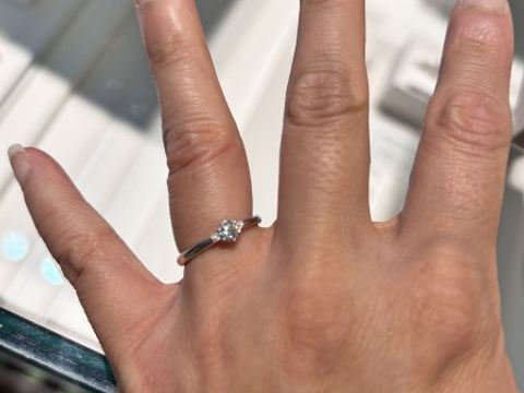 【Ponte Vecchio(ポンテヴェキオ)の口コミ】 婚約指輪は記念品なので、派手にしたいなと思って、やっぱり、ザ指輪って…
