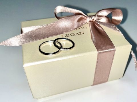 【LEGAN(レガン)の口コミ】 デザインは既存のモノをベースにカスタマイズしていただき、側面に溝を作…