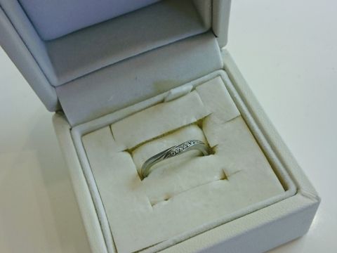 【4℃ BRIDAL(ヨンドシーブライダル)の口コミ】 婚約指輪は普段付けないので、普段付ける結婚指輪はダイヤモンドが付いて…