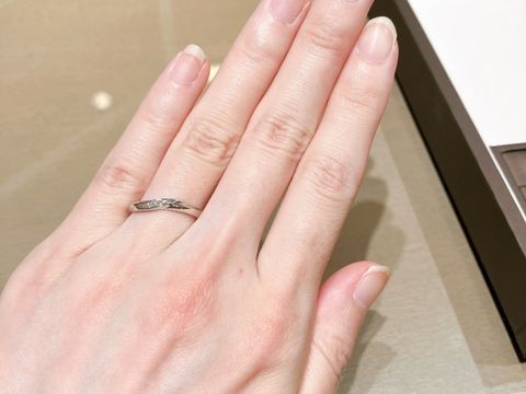 【アイプリモ(I-PRIMO)の口コミ】 ダイヤモンドの入った輝きがキレイな指輪で一目惚れしました。ダイヤモン…