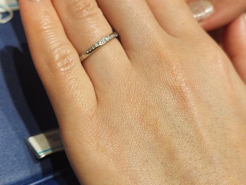 【銀座ダイヤモンドシライシの口コミ】 初めての指輪探しで右も左もわからず、店員さんにいわれるがままおすすめ…