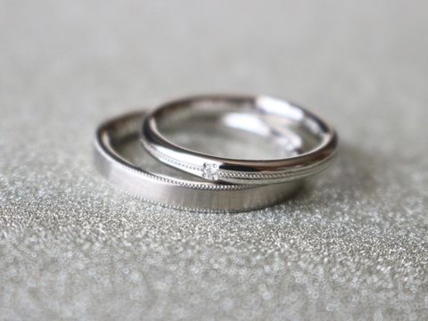 【CRAFY(クラフィ)の口コミ】 素材とミルグレインで統一感を出しつつ個性も合わせ持った素敵な指輪にな…