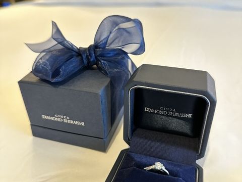 【銀座ダイヤモンドシライシの口コミ】 美しいラインで一目惚れしました。
ダイヤモンドシライシさんのダイヤの輝…