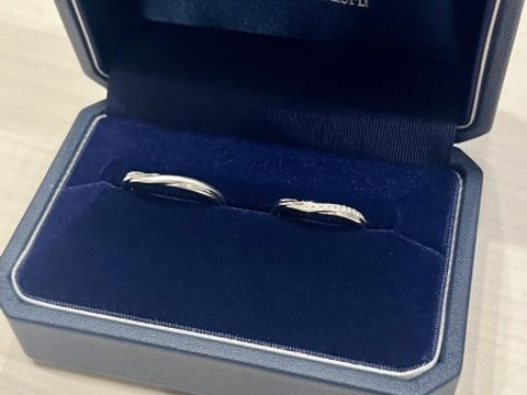 【銀座ダイヤモンドシライシの口コミ】 デザインコンセプトの「羽」、「一緒に羽ばたく」が素敵だなと思い、ペア…